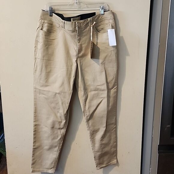 Democracy jeans size 16 NWT